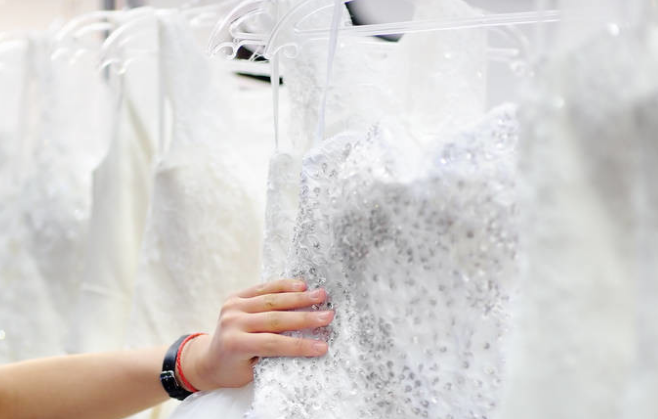 婚礼上新娘一般要准备几套婚纱礼服 婚纱穿几套合适